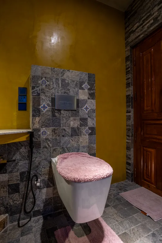 Private en-suite at RedKing Studio Apartment, Moratuwa — view 8